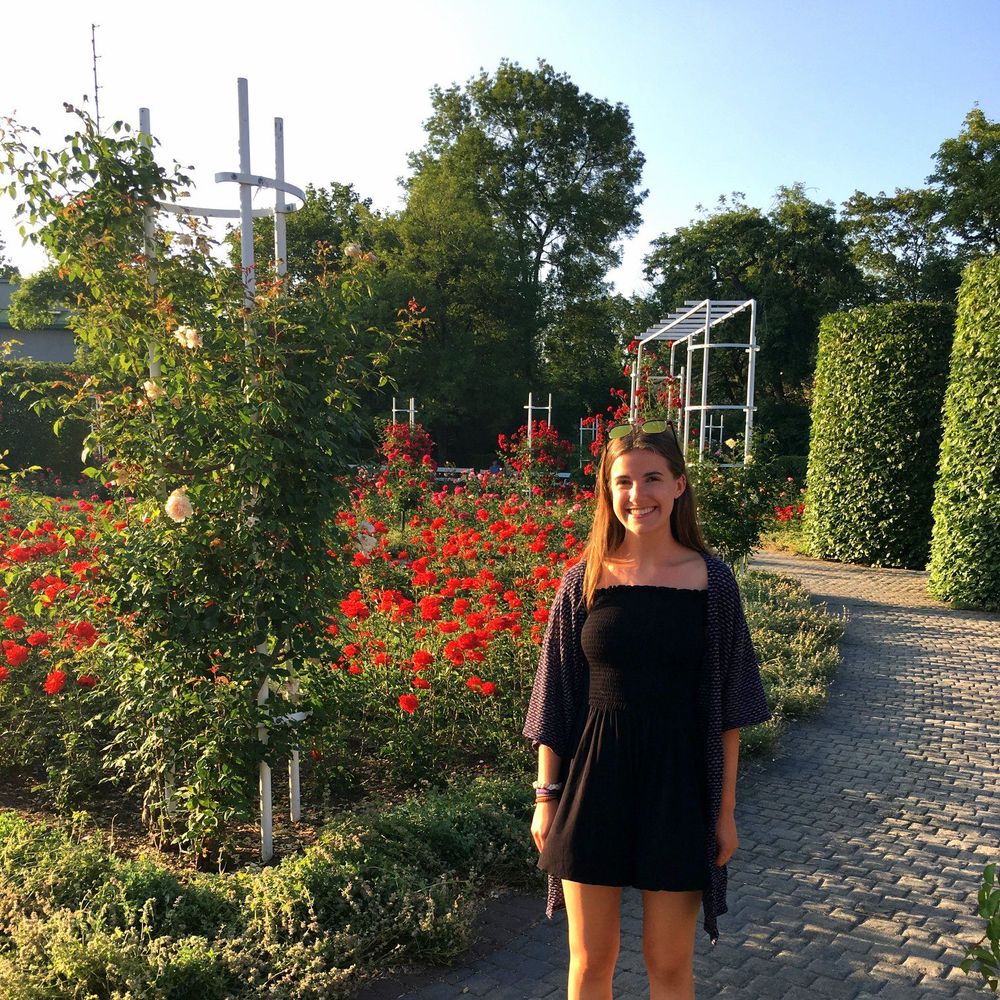 Meet your Posher, Naomi